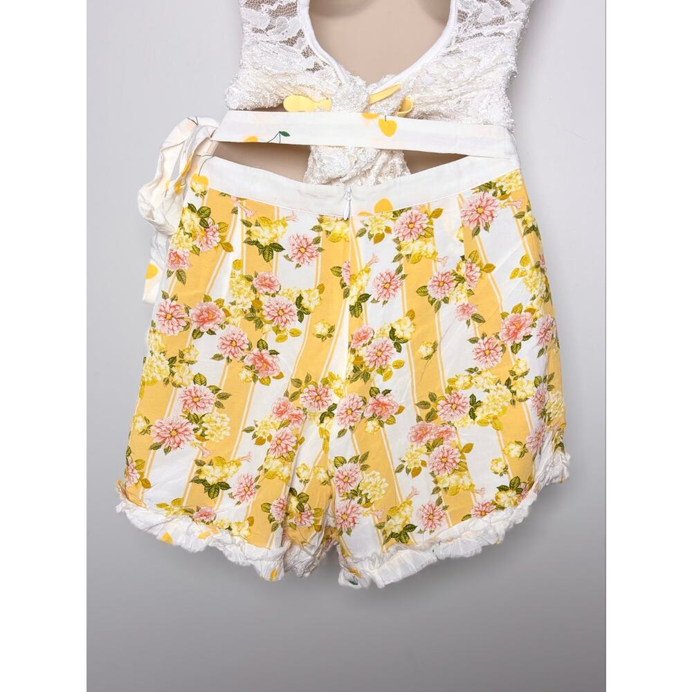 For Love & Lemons Atlanta Skort Yellow Striped Broderie Trim Wrap Shorts Size S - Picture 5 of 6